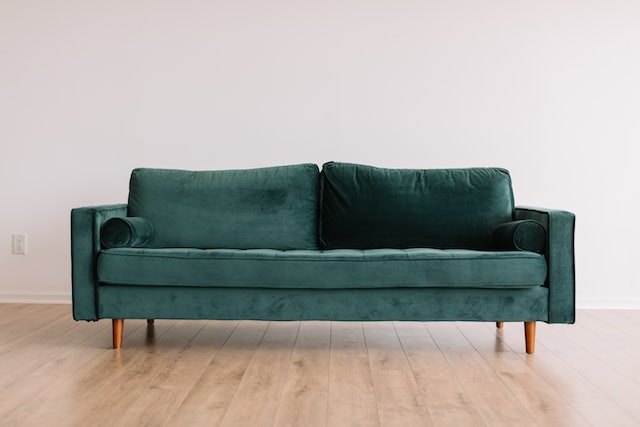 The Most Popular Styles of Sofas and Coches on Online Marketplaces